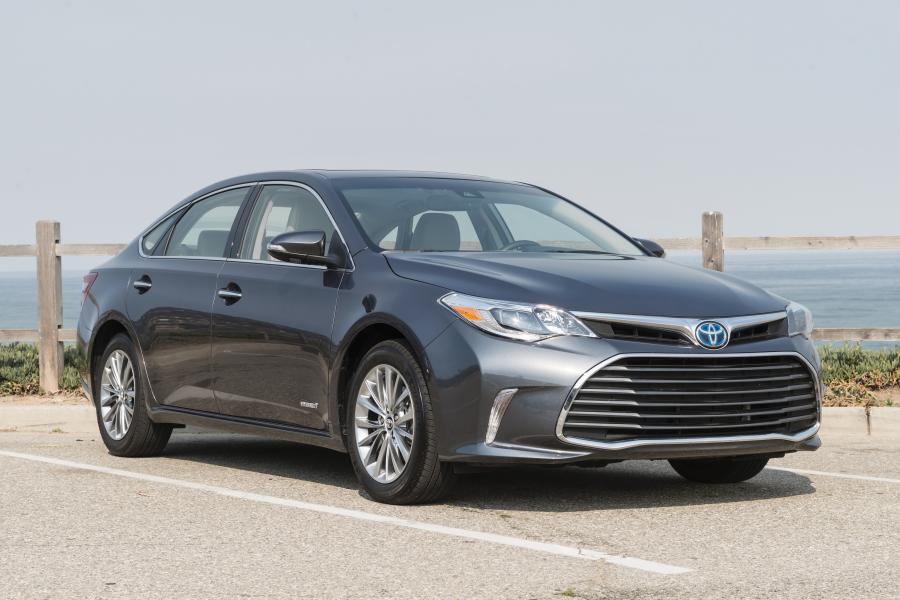  Toyota Avalon Hybrid 2016 года  (US) (фото 2 из 19)